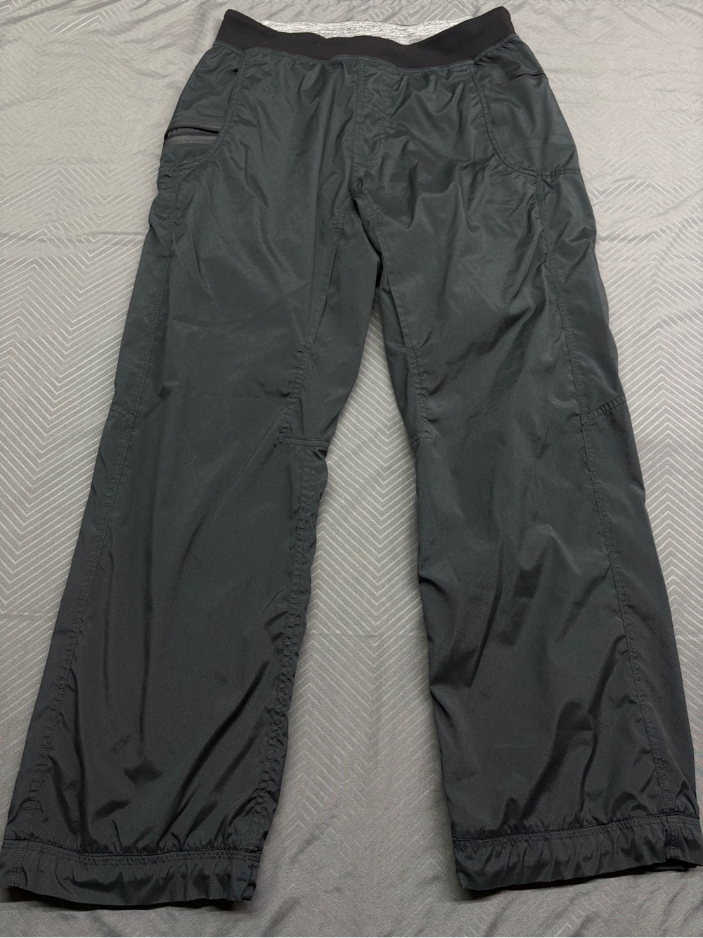 lululemon athletica Women's 28” Black Track Pants Straight Leg Size M